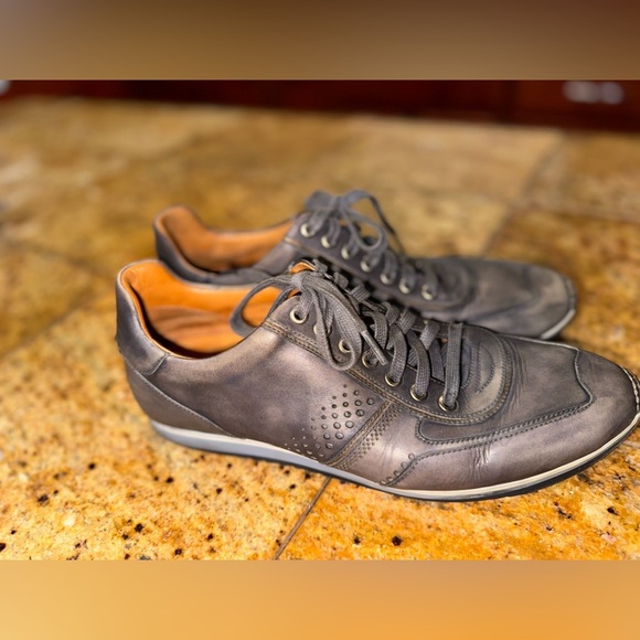 Magnanni 'Cristian' Grey Leather Sneakers 9 - Picture 3 of 8